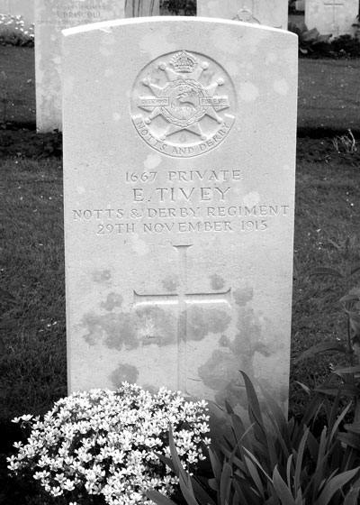 Memorial-at-Souchez-British-War-Cemetery-E-Tivey